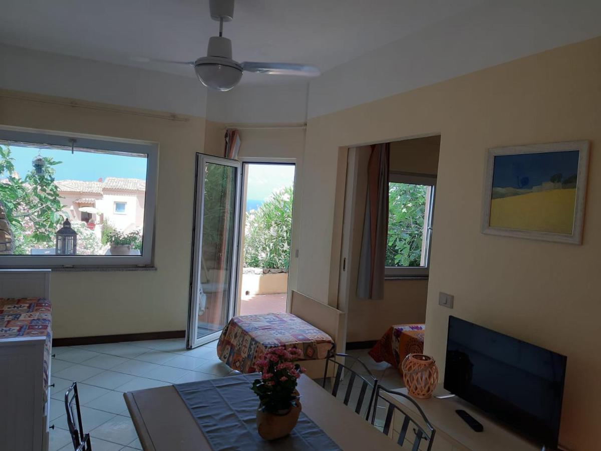 Appartamento Panoramico Calarossa Sardegna Isola Rossa Eksteriør billede