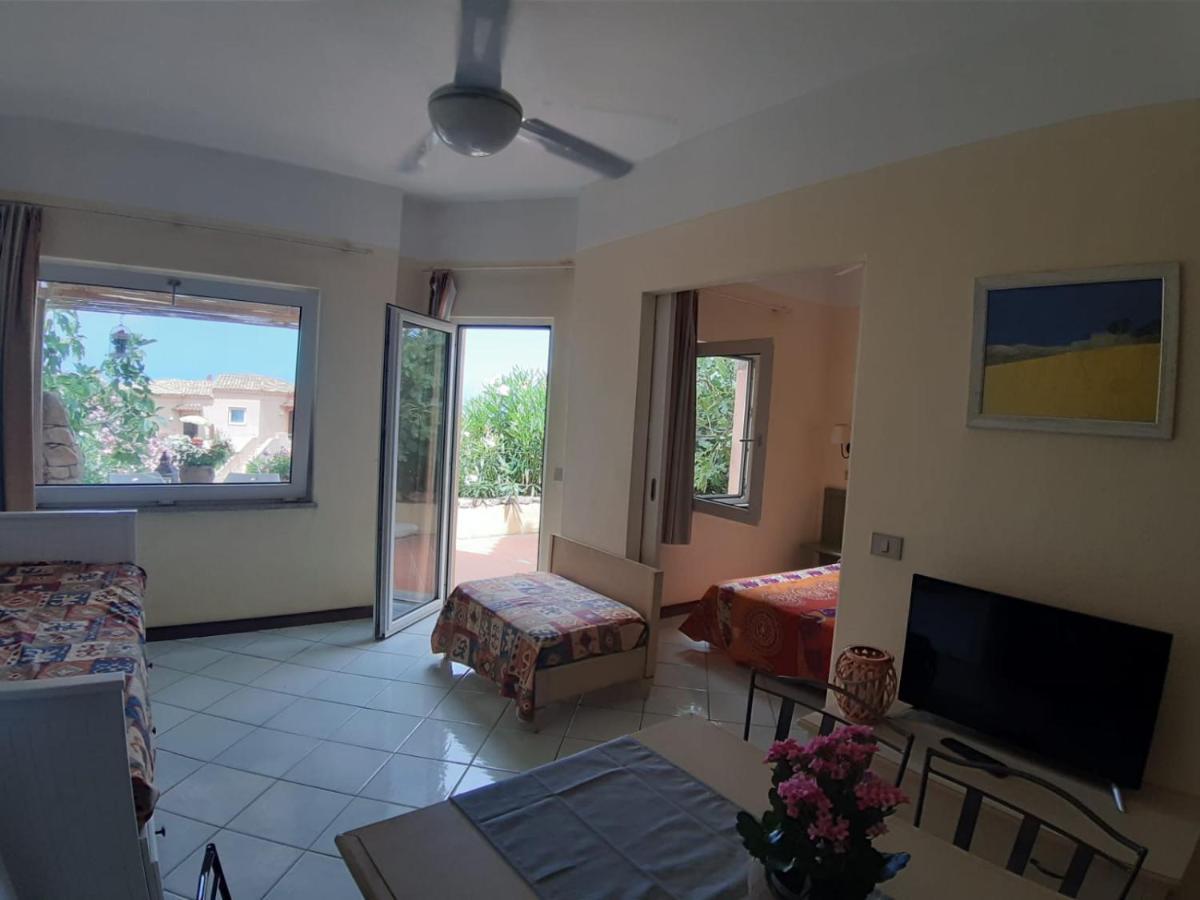 Appartamento Panoramico Calarossa Sardegna Isola Rossa Eksteriør billede