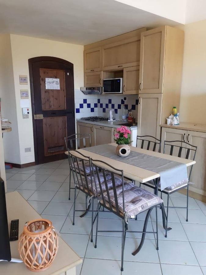 Appartamento Panoramico Calarossa Sardegna Isola Rossa Eksteriør billede
