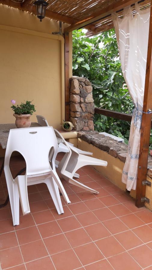 Appartamento Panoramico Calarossa Sardegna Isola Rossa Eksteriør billede