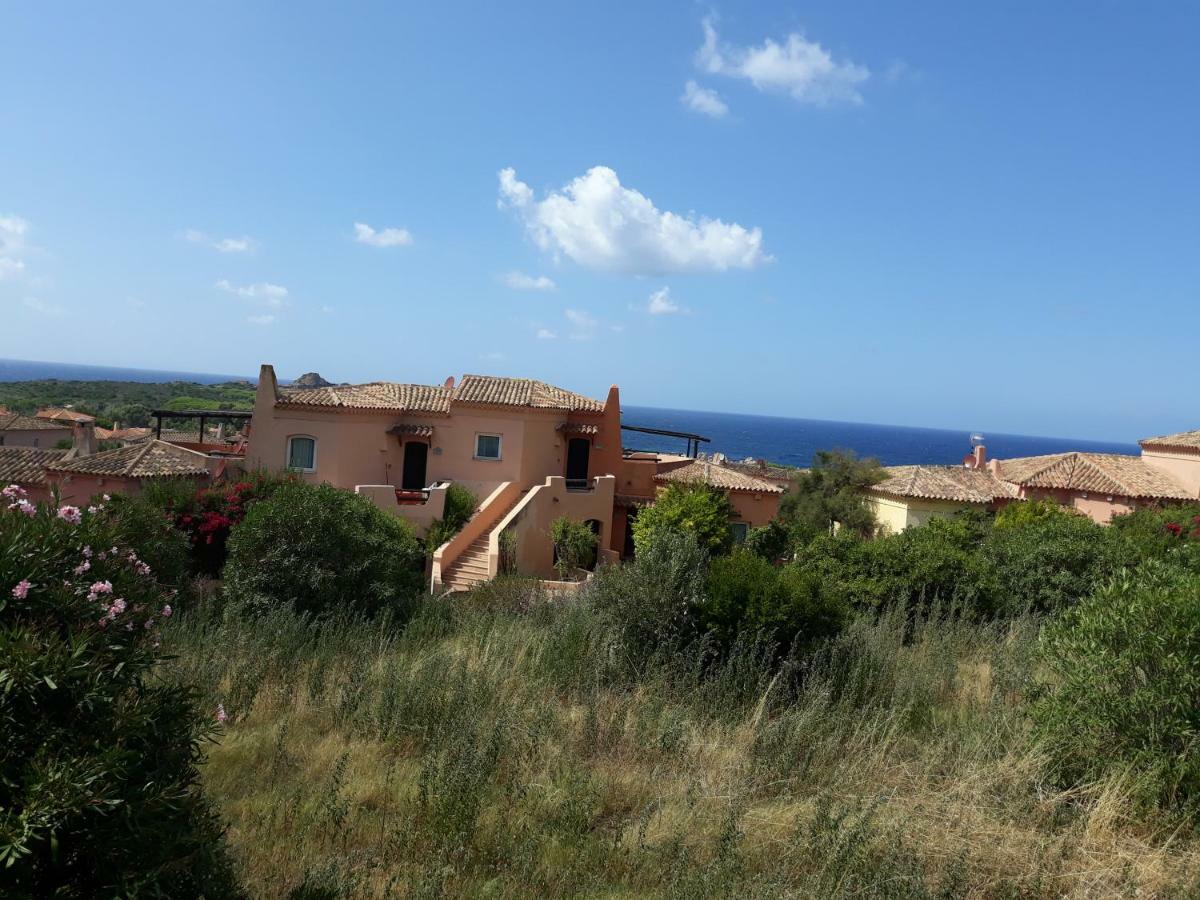 Appartamento Panoramico Calarossa Sardegna Isola Rossa Eksteriør billede